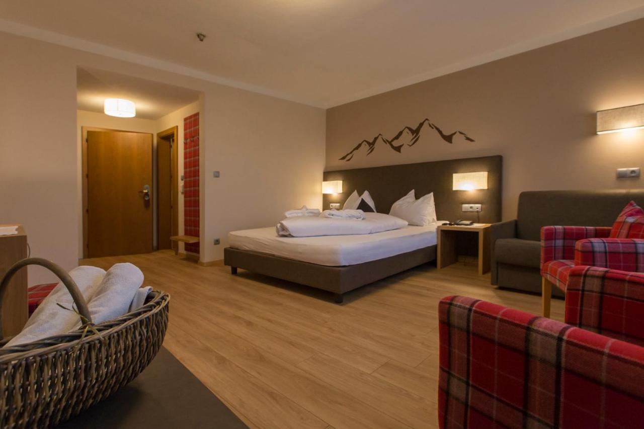 Hotel Muehlenerhof Campo Tures Buitenkant foto